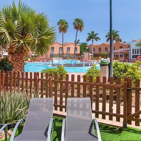 Oasis Pool View Апартаменты *
